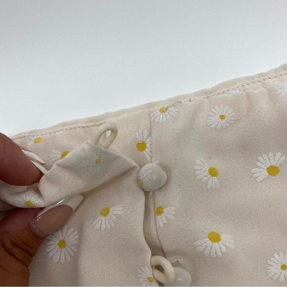 Princess Polly Fernie Mini Skirt in Daisy Floral Print Beige Button Side Sz 10 - Picture 7 of 12